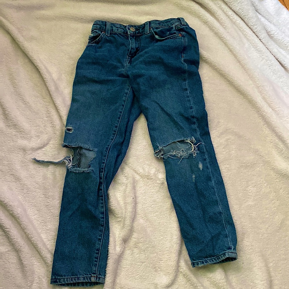 These classy ripped jeans!